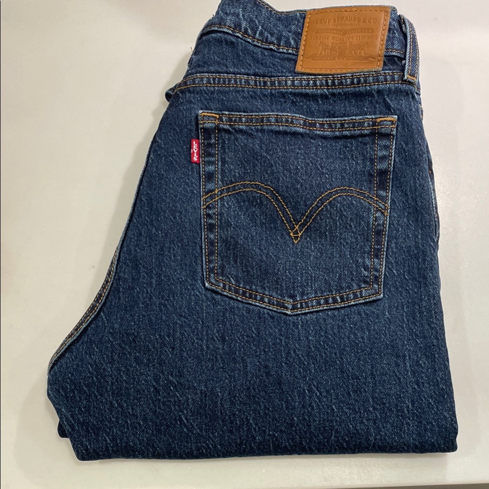 Woman’s Levi's Dark Blue Straight Jeans - Picture 1 of 4